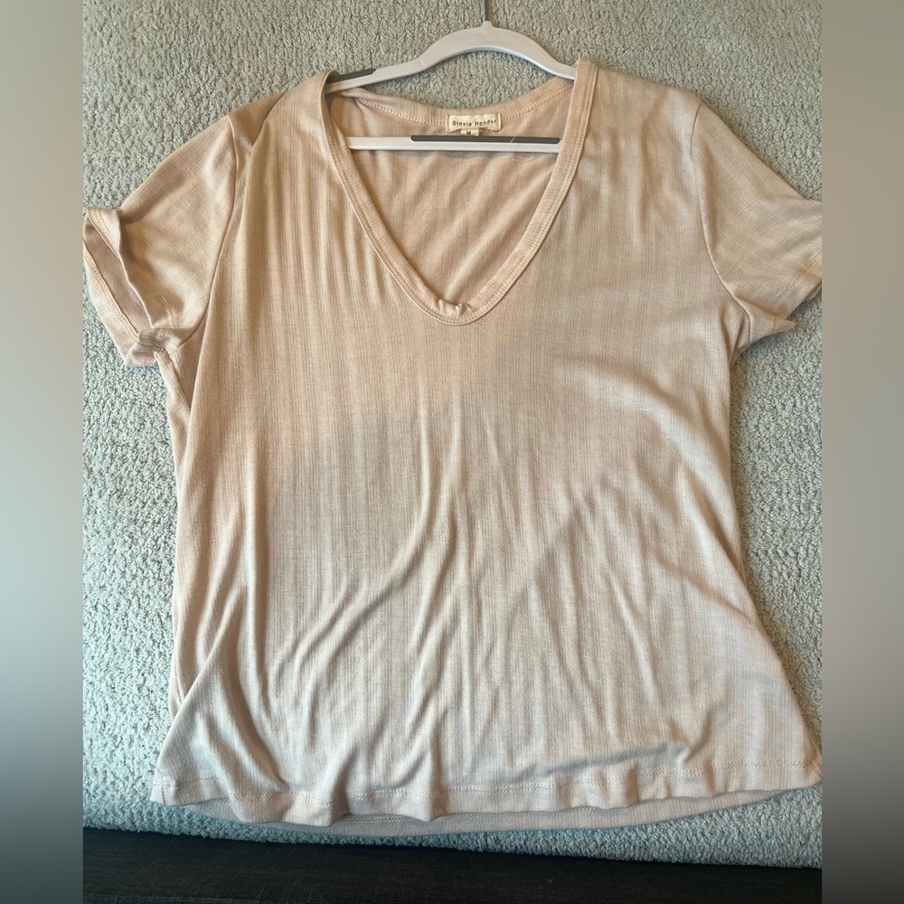 Light pink basic tee- Stevie Hender